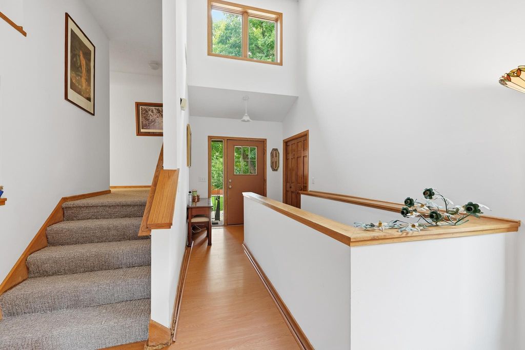 5361 Emerald Way, Apple Valley, MN 55124 — photo 3