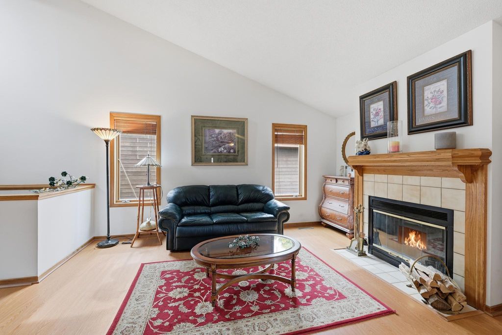 5361 Emerald Way, Apple Valley, MN 55124 — photo 5
