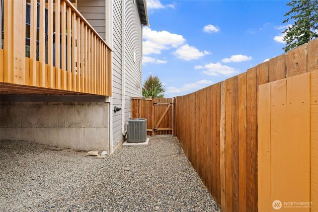 650 NW Gardenia Way, Bremerton, WA 98311