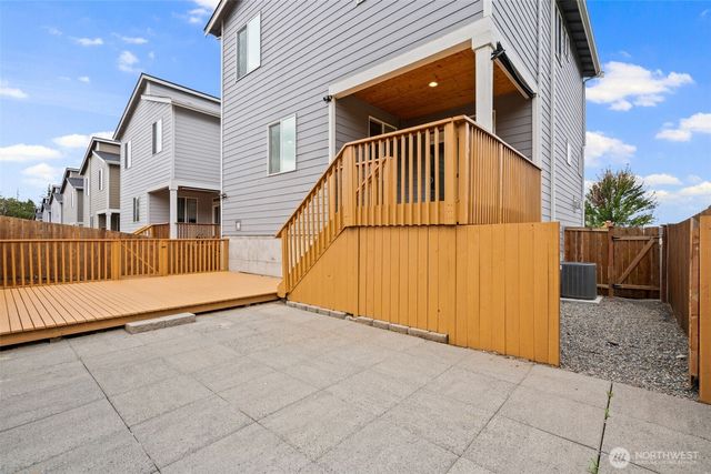 650 NW Gardenia Way, Bremerton, WA 98311