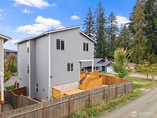 650 NW Gardenia Way, Bremerton, WA 98311