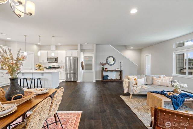 650 NW Gardenia Way, Bremerton, WA 98311