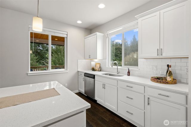 650 NW Gardenia Way, Bremerton, WA 98311