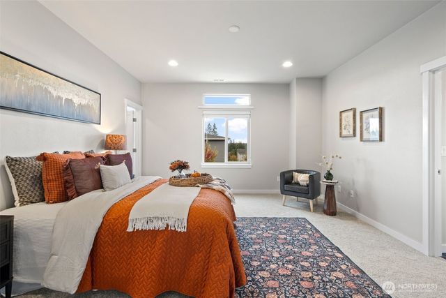 650 NW Gardenia Way, Bremerton, WA 98311