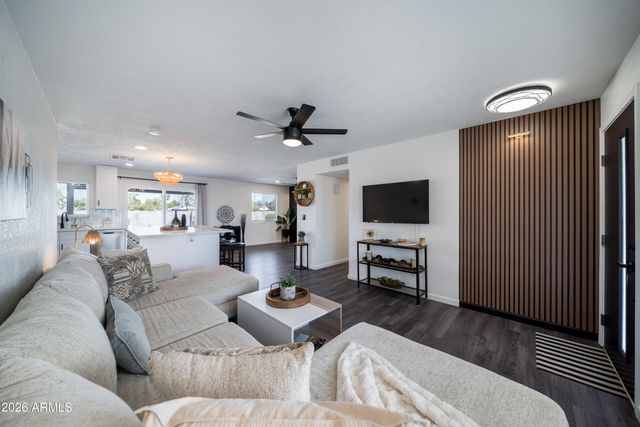 2132 E MONTE CRISTO Avenue, Phoenix, AZ 85022