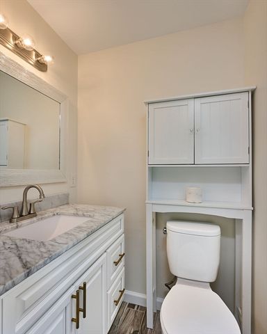 194 Pleasant St, East Longmeadow, MA 01028