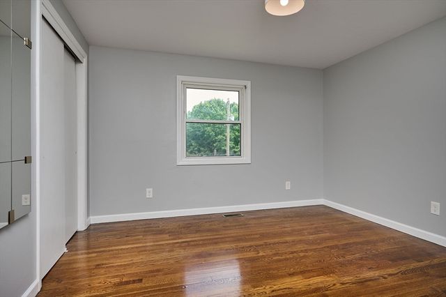 194 Pleasant St, East Longmeadow, MA 01028
