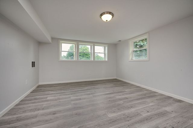 194 Pleasant St, East Longmeadow, MA 01028