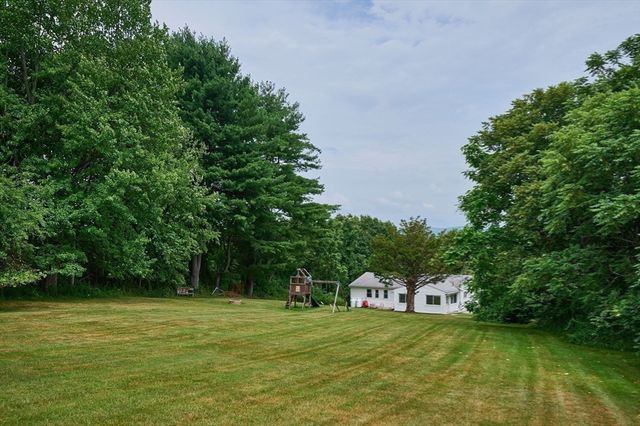 194 Pleasant St, East Longmeadow, MA 01028