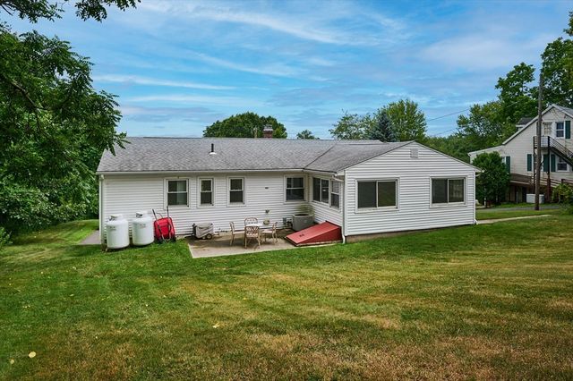 194 Pleasant St, East Longmeadow, MA 01028