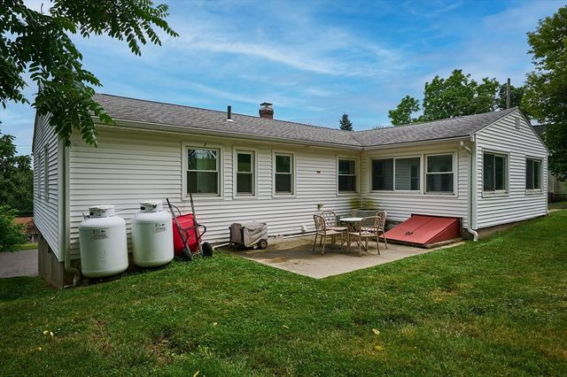 194 Pleasant St, East Longmeadow, MA 01028