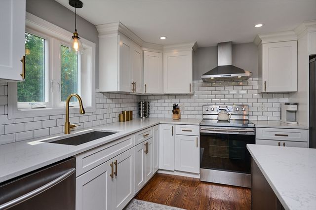 194 Pleasant St, East Longmeadow, MA 01028