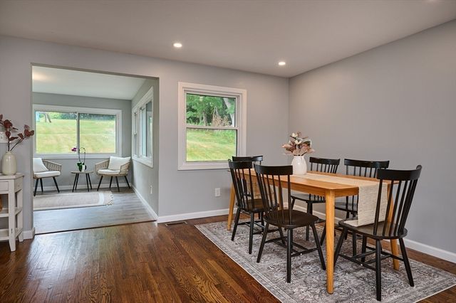 194 Pleasant St, East Longmeadow, MA 01028