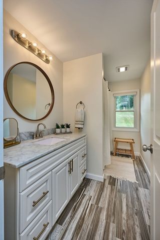 194 Pleasant St, East Longmeadow, MA 01028