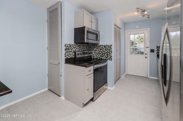 6346 MEMORY Lane, Jacksonville, FL 32234