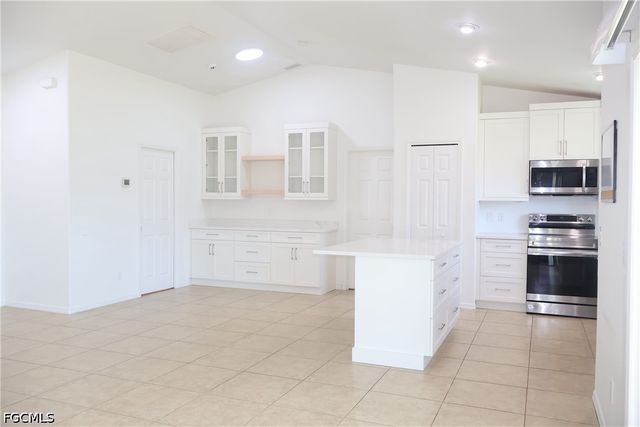 1632 SW 18th ST, Cape Coral, FL 33991