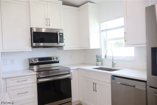 1632 SW 18th ST, Cape Coral, FL 33991