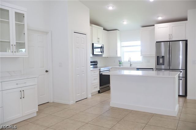 1632 SW 18th ST, Cape Coral, FL 33991