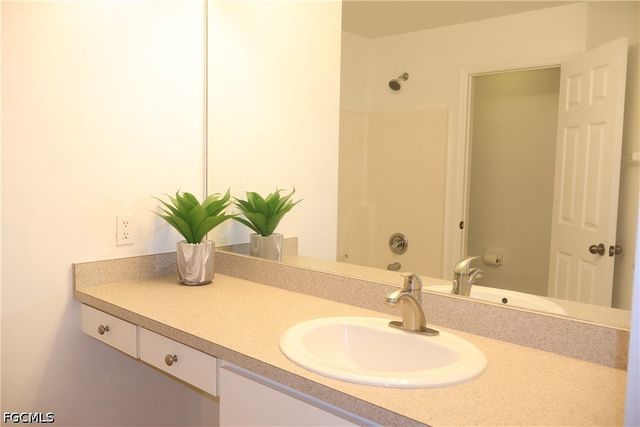 1632 SW 18th ST, Cape Coral, FL 33991