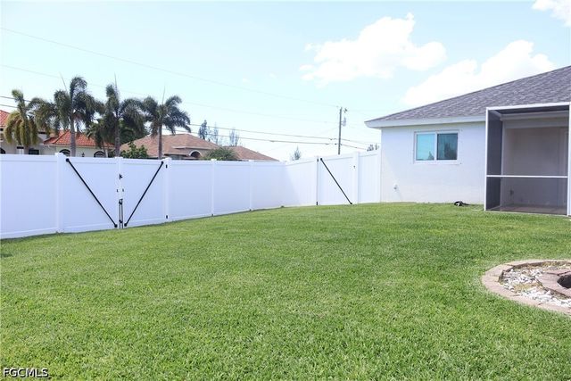 1632 SW 18th ST, Cape Coral, FL 33991