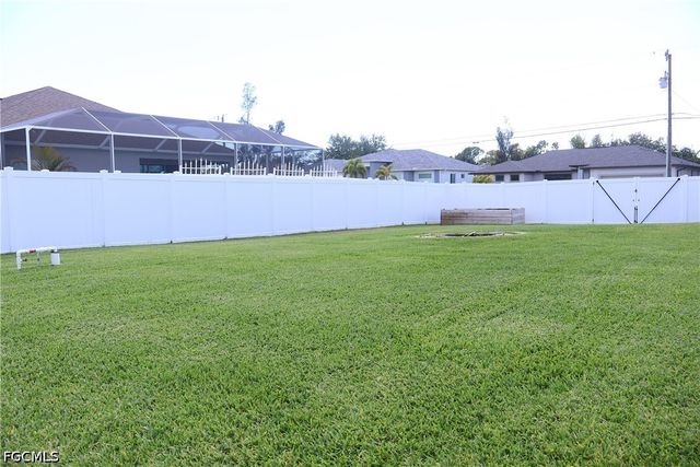 1632 SW 18th ST, Cape Coral, FL 33991