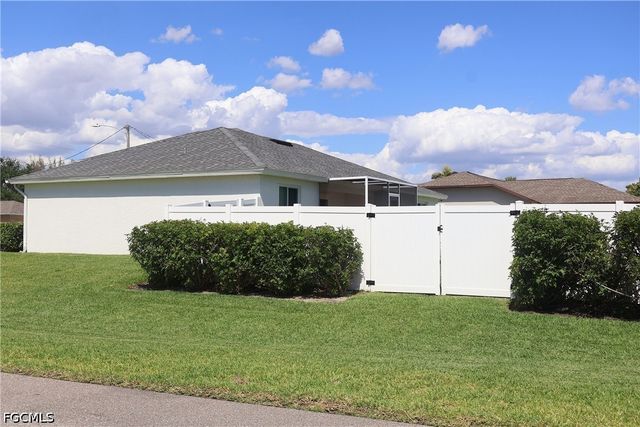 1632 SW 18th ST, Cape Coral, FL 33991