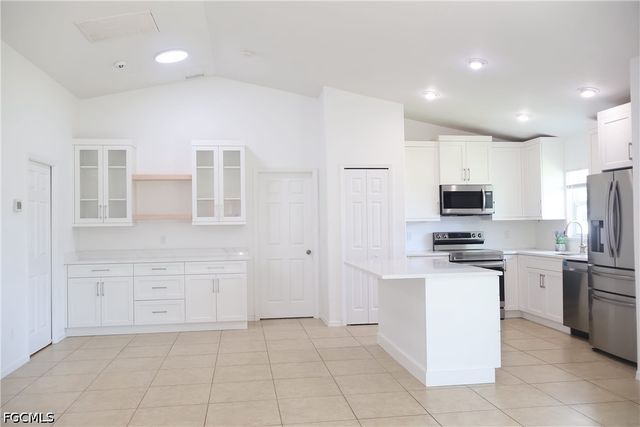 1632 SW 18th ST, Cape Coral, FL 33991