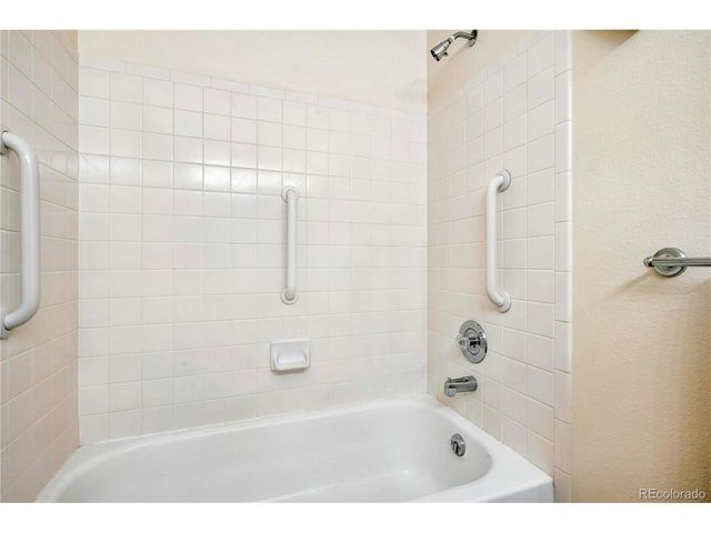 11621 Laurel Ln, Parker, CO 80138