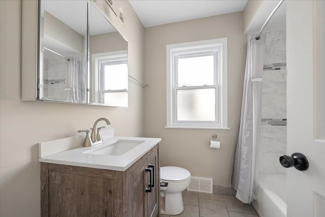 6539 N NEVA Avenue, Chicago, IL 60631