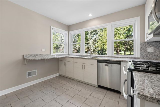 6539 N NEVA Avenue, Chicago, IL 60631