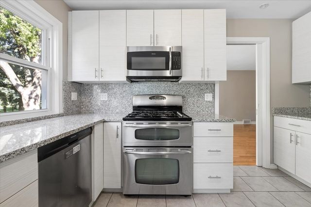 6539 N NEVA Avenue, Chicago, IL 60631