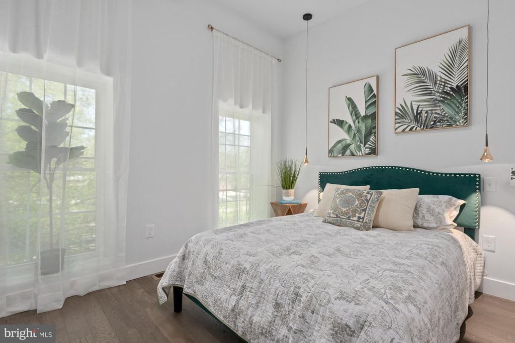 Image 16 of property listing at 2713 E FAYETTE ST, Baltimore, MD 21224