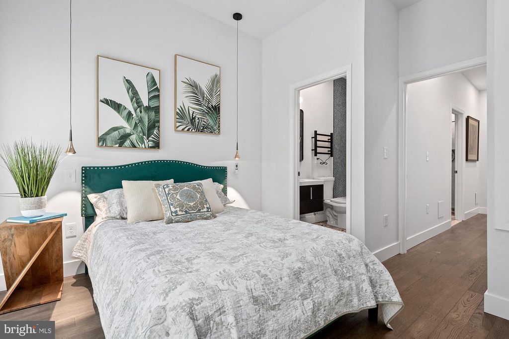 Image 17 of property listing at 2713 E FAYETTE ST, Baltimore, MD 21224