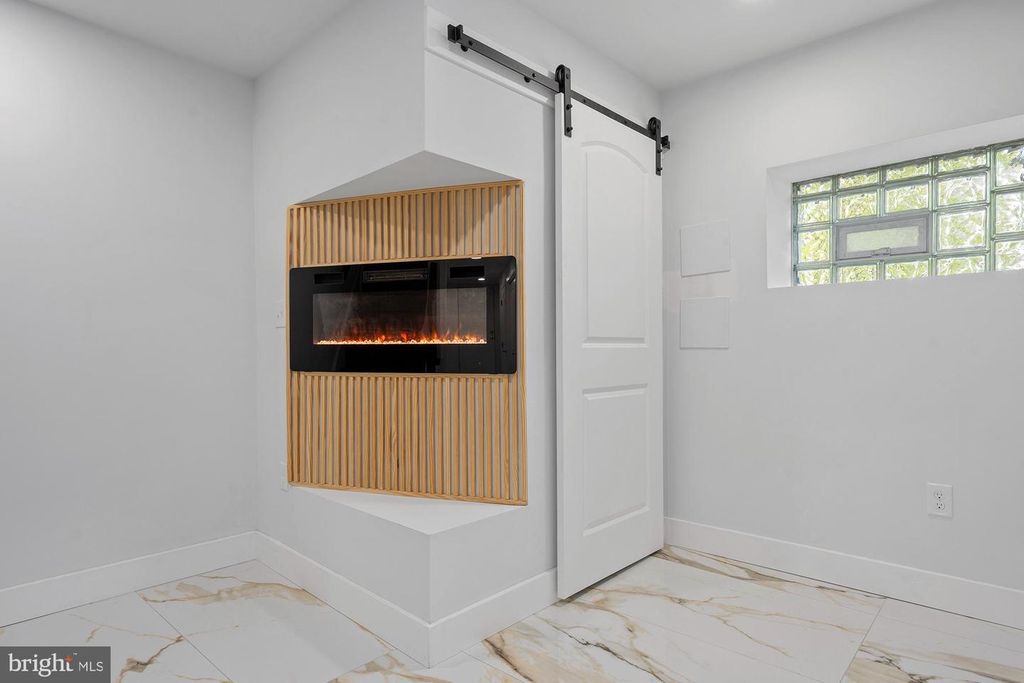 Image 30 of property listing at 2713 E FAYETTE ST, Baltimore, MD 21224