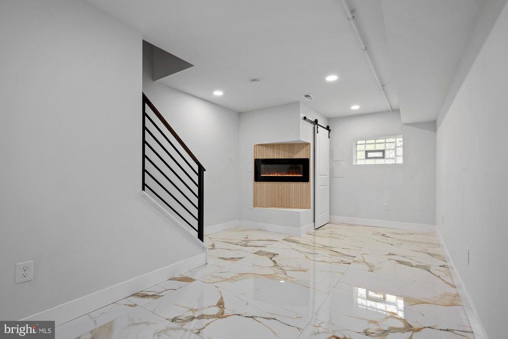 Image 32 of property listing at 2713 E FAYETTE ST, Baltimore, MD 21224