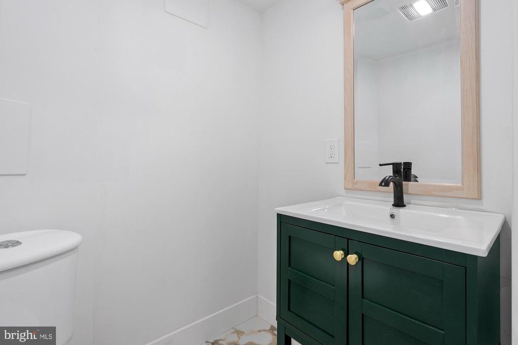 Image 34 of property listing at 2713 E FAYETTE ST, Baltimore, MD 21224