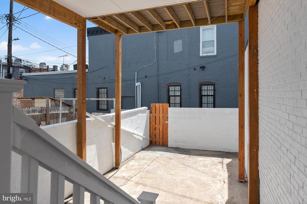 Image 37 of property listing at 2713 E FAYETTE ST, Baltimore, MD 21224