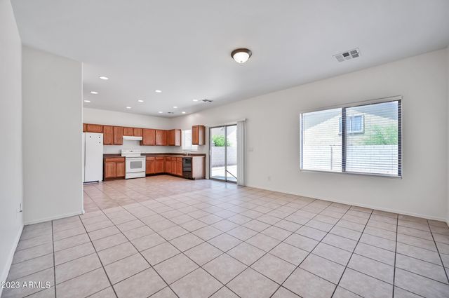 630 E DEKALB Lane, Phoenix, AZ 85040
