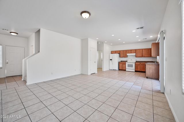 630 E DEKALB Lane, Phoenix, AZ 85040