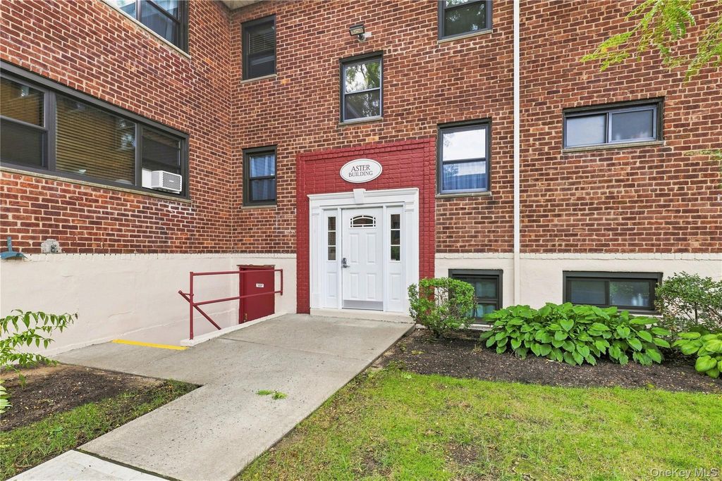 91 Tulip Avenue AD2, Floral Park, NY 11001 — photo 3