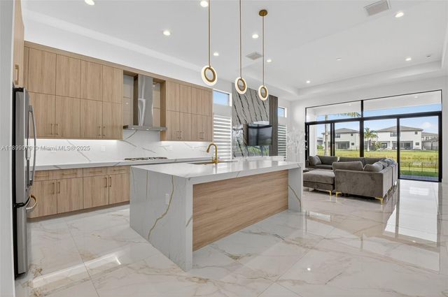 8317 Essex Country Club Dr, Boca Raton, FL 33434