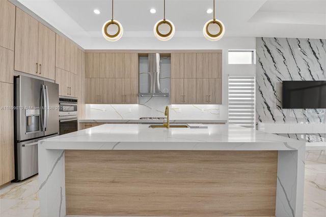 8317 Essex Country Club Dr, Boca Raton, FL 33434