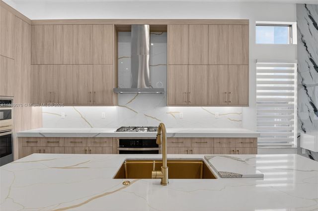 8317 Essex Country Club Dr, Boca Raton, FL 33434