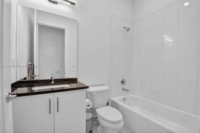 8317 Essex Country Club Dr, Boca Raton, FL 33434