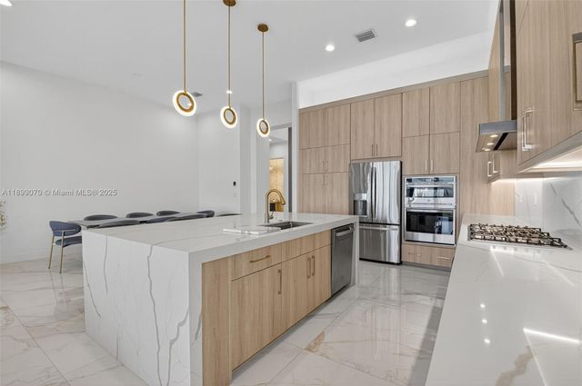 8317 Essex Country Club Dr, Boca Raton, FL 33434