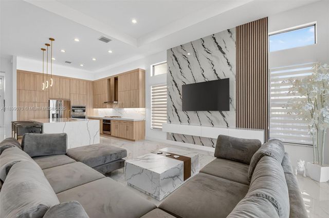 8317 Essex Country Club Dr, Boca Raton, FL 33434