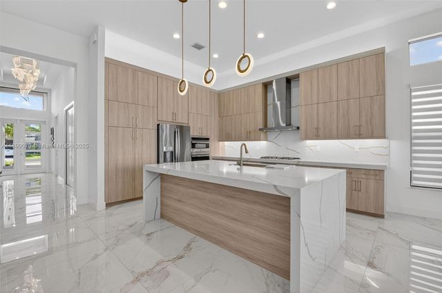 8317 Essex Country Club Dr, Boca Raton, FL 33434