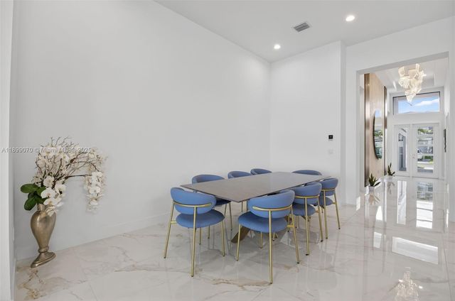 8317 Essex Country Club Dr, Boca Raton, FL 33434