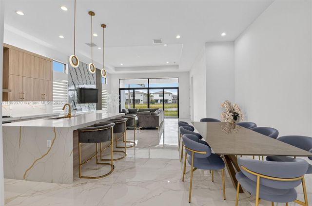 8317 Essex Country Club Dr, Boca Raton, FL 33434