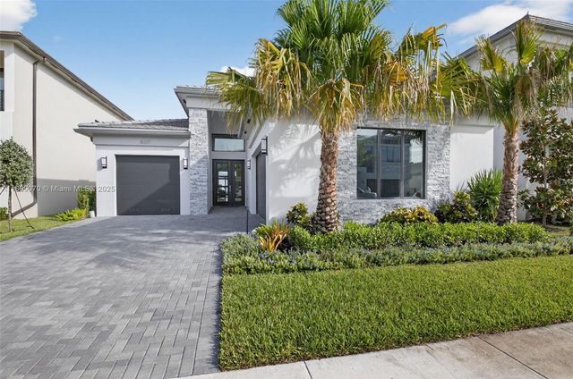 8317 Essex Country Club Dr, Boca Raton, FL 33434